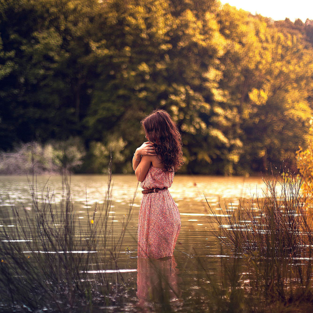 Girl In Summer Dress In River screenshot #1 1024x1024