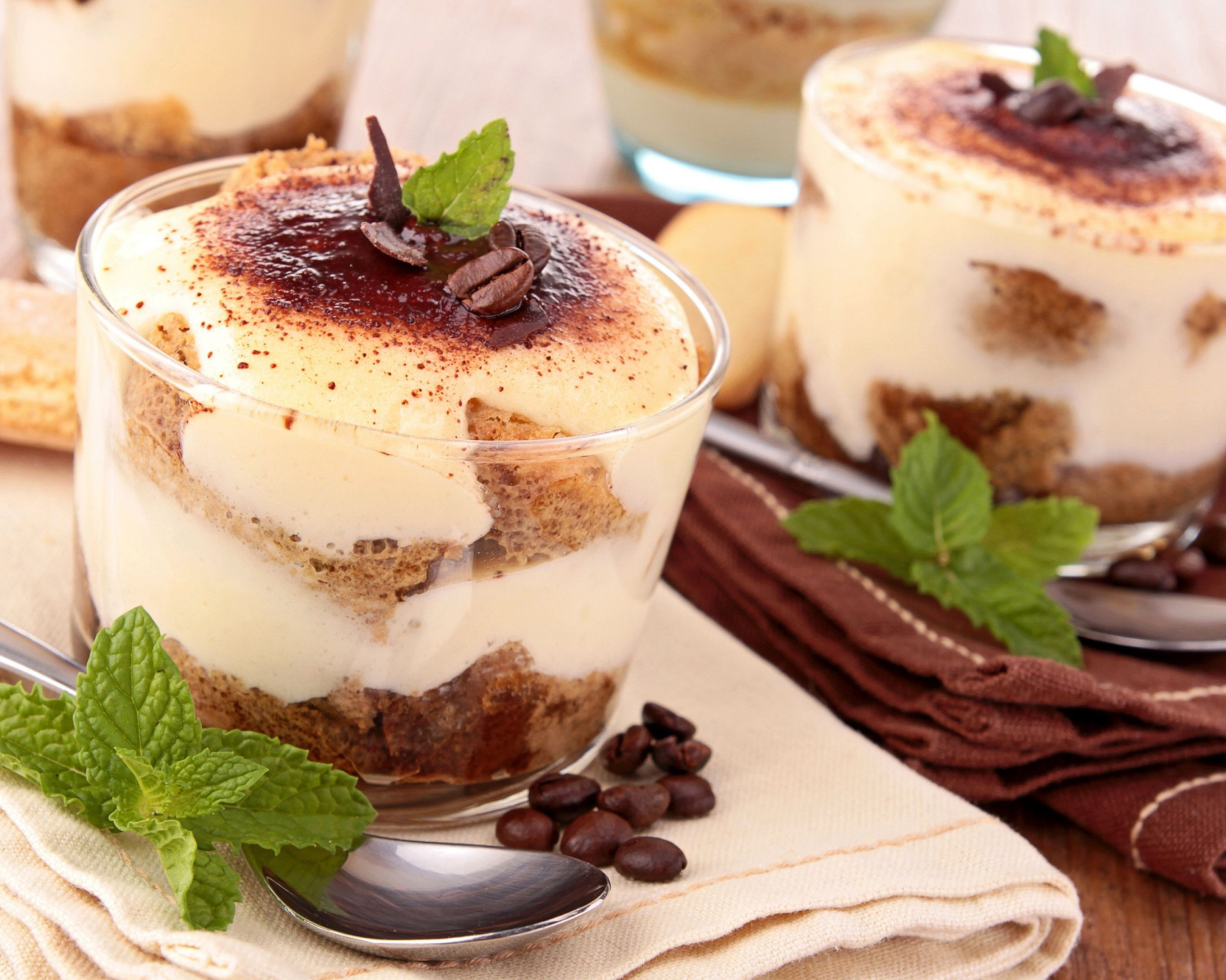 Fondo de pantalla Cocoa Tiramisu in Little Italy 1600x1280