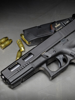 Das Glock 17 Pistol Wallpaper 240x320