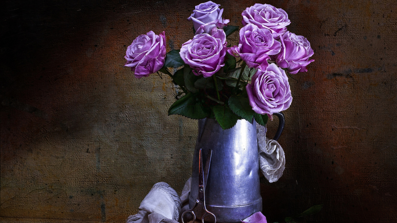 Purple Roses Bouquet wallpaper 1366x768
