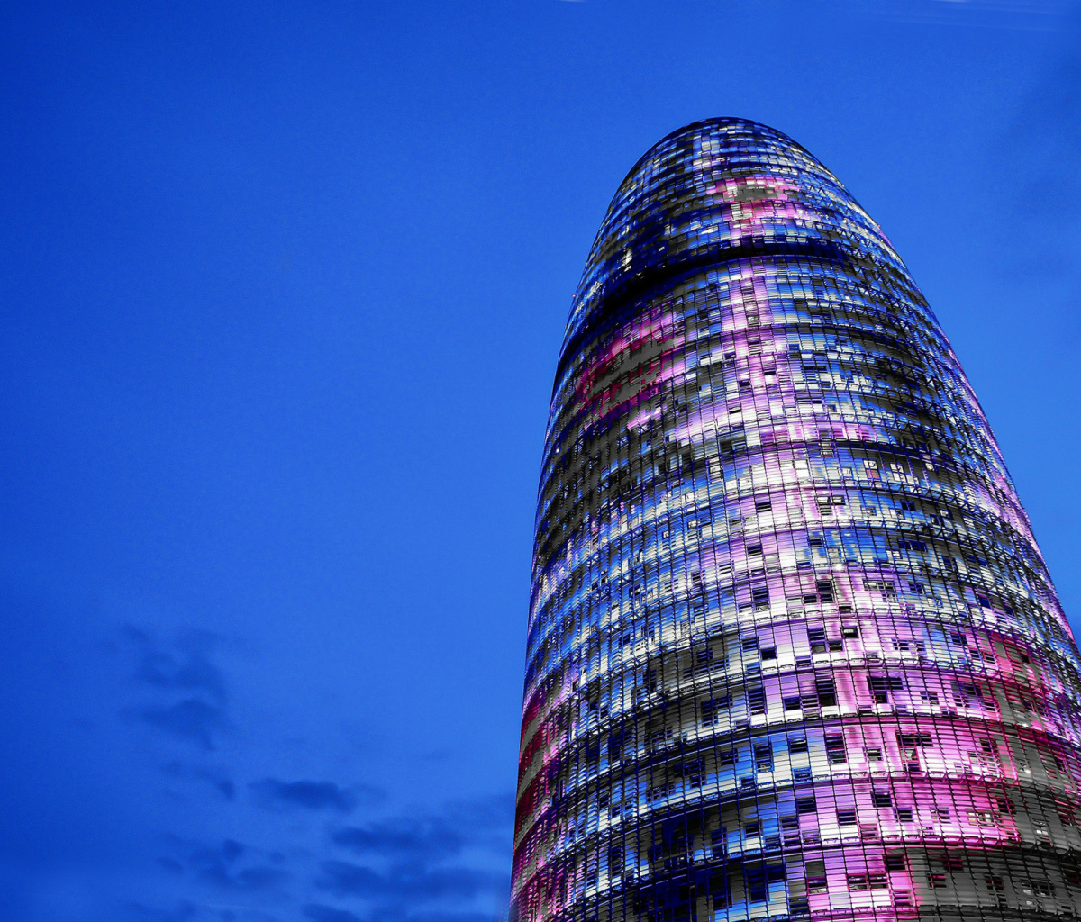 Fondo de pantalla Torre Agbar in Barcelona 1200x1024