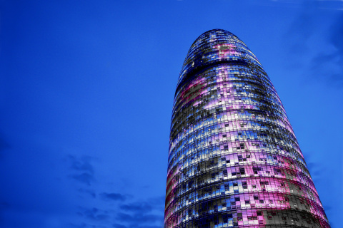 Обои Torre Agbar in Barcelona 480x320