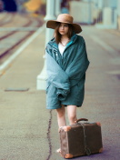 Girl on Railway Station screenshot #1 132x176