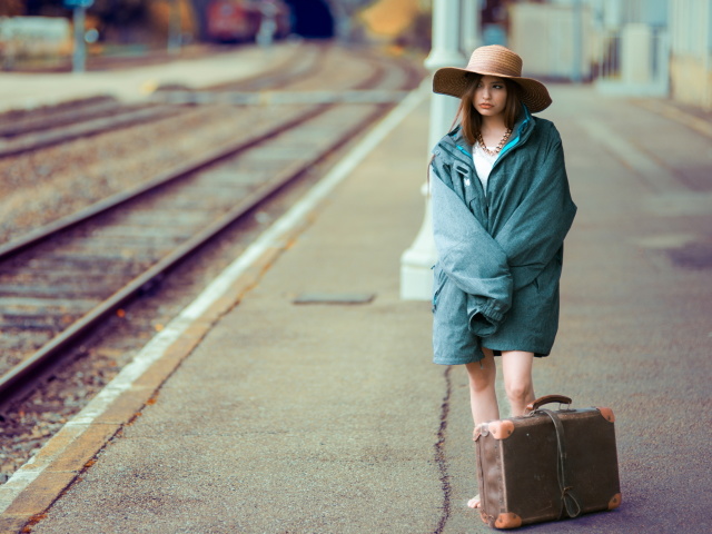 Girl on Railway Station wallpaper 640x480