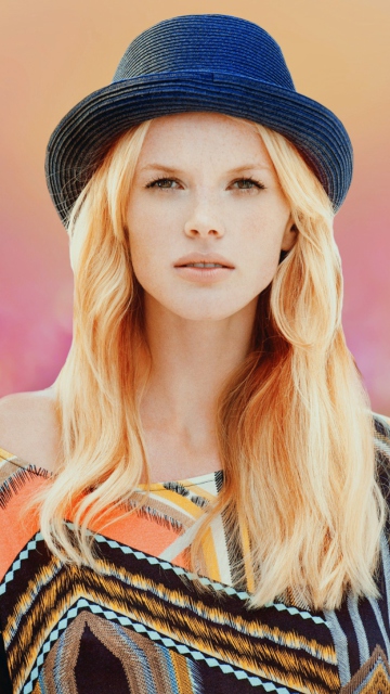 Das Blonde Model In Hat Wallpaper 360x640