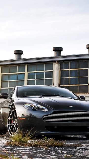 Fondo de pantalla Aston Martin V8 Vantage 360x640