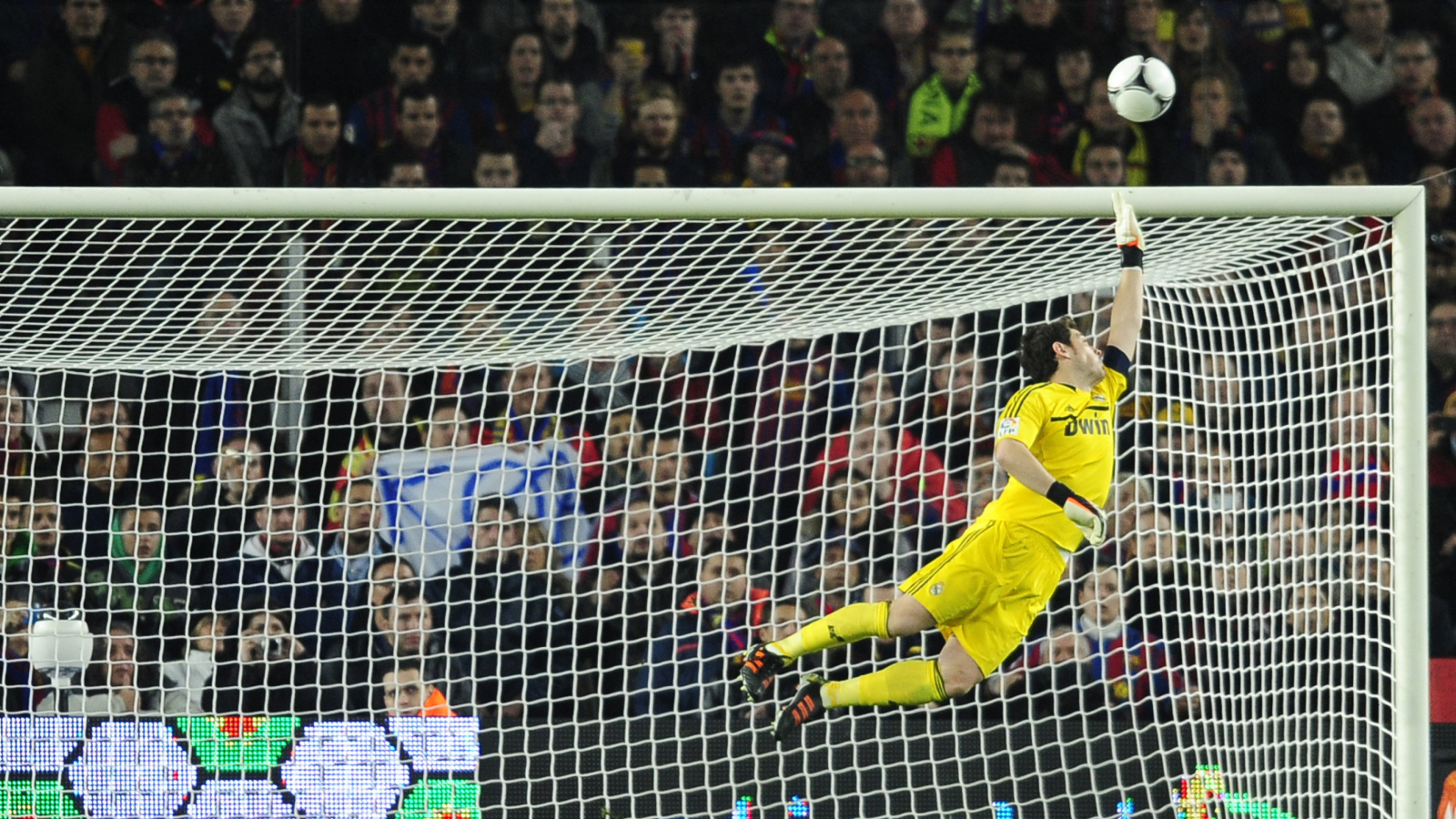 Iker Casillas Real Madrid screenshot #1 1600x900