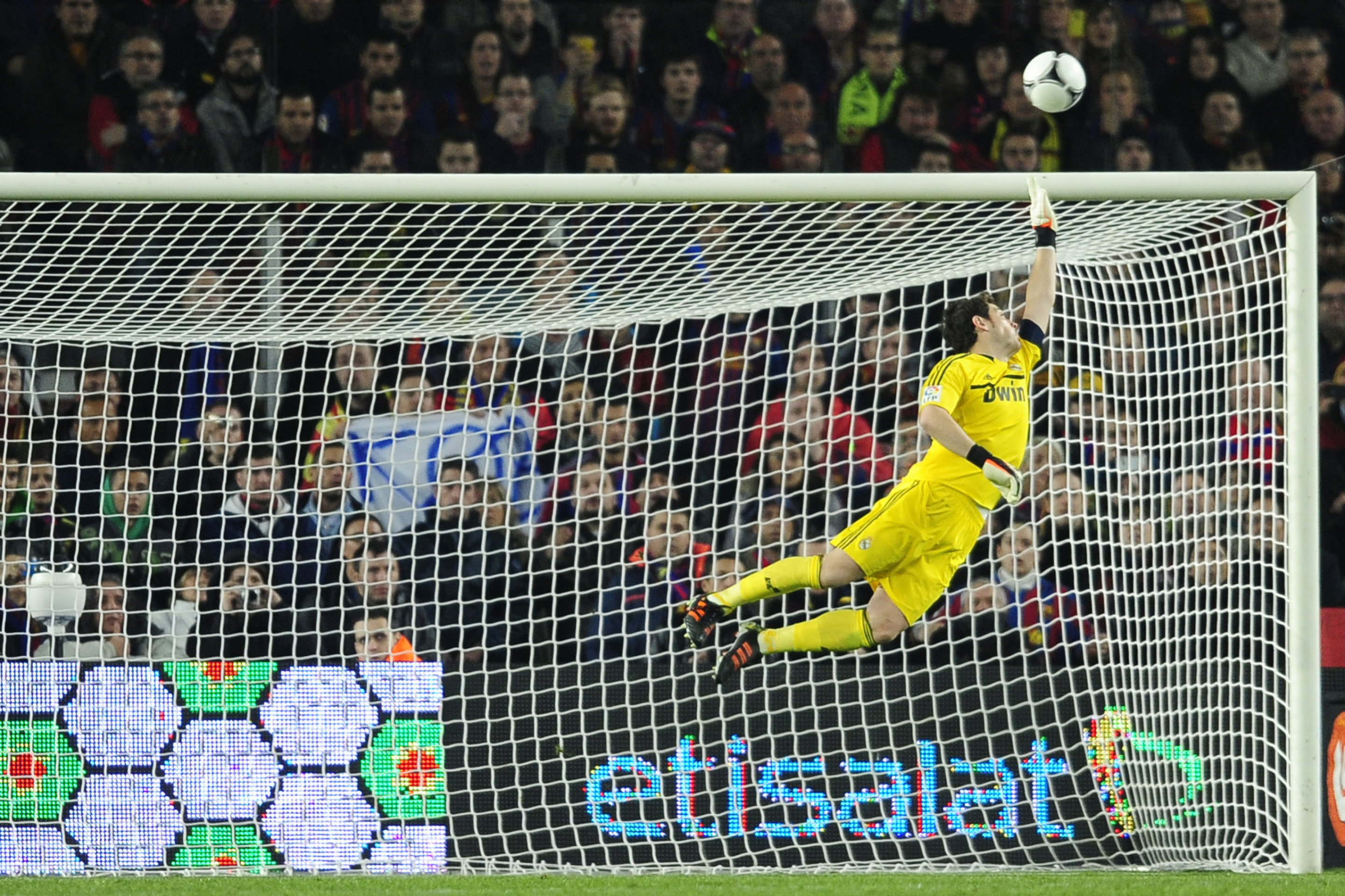 Iker Casillas Real Madrid screenshot #1 2880x1920