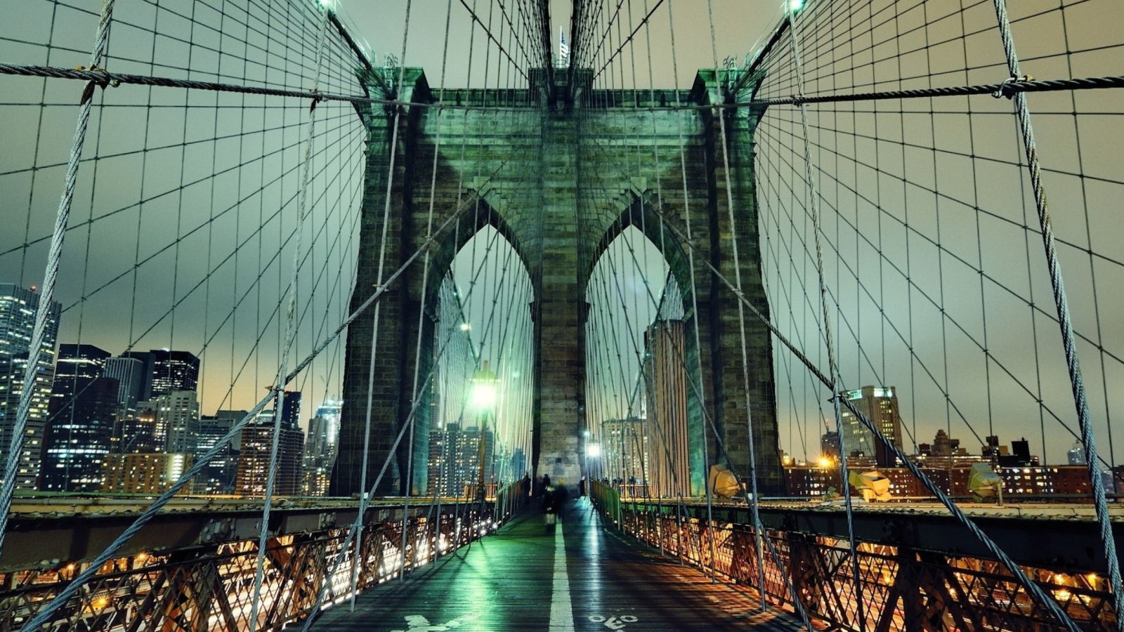 Screenshot №1 pro téma Brooklyn Bridge At Night 1600x900