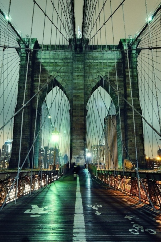 Обои Brooklyn Bridge At Night 320x480