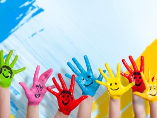 Das Painted Kids Hands Wallpaper 320x240