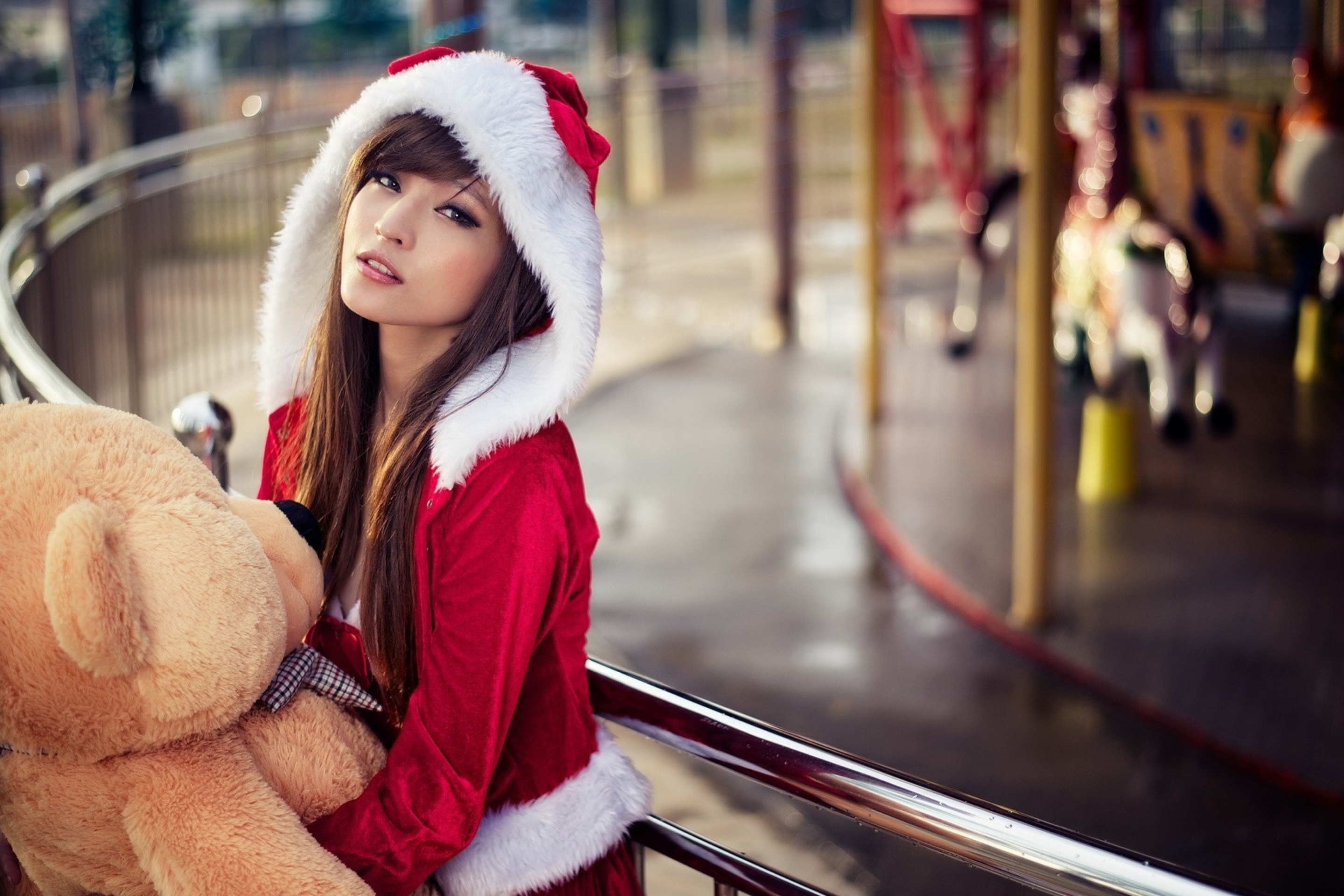 Santa Girl With Teddy Bear screenshot #1 2880x1920