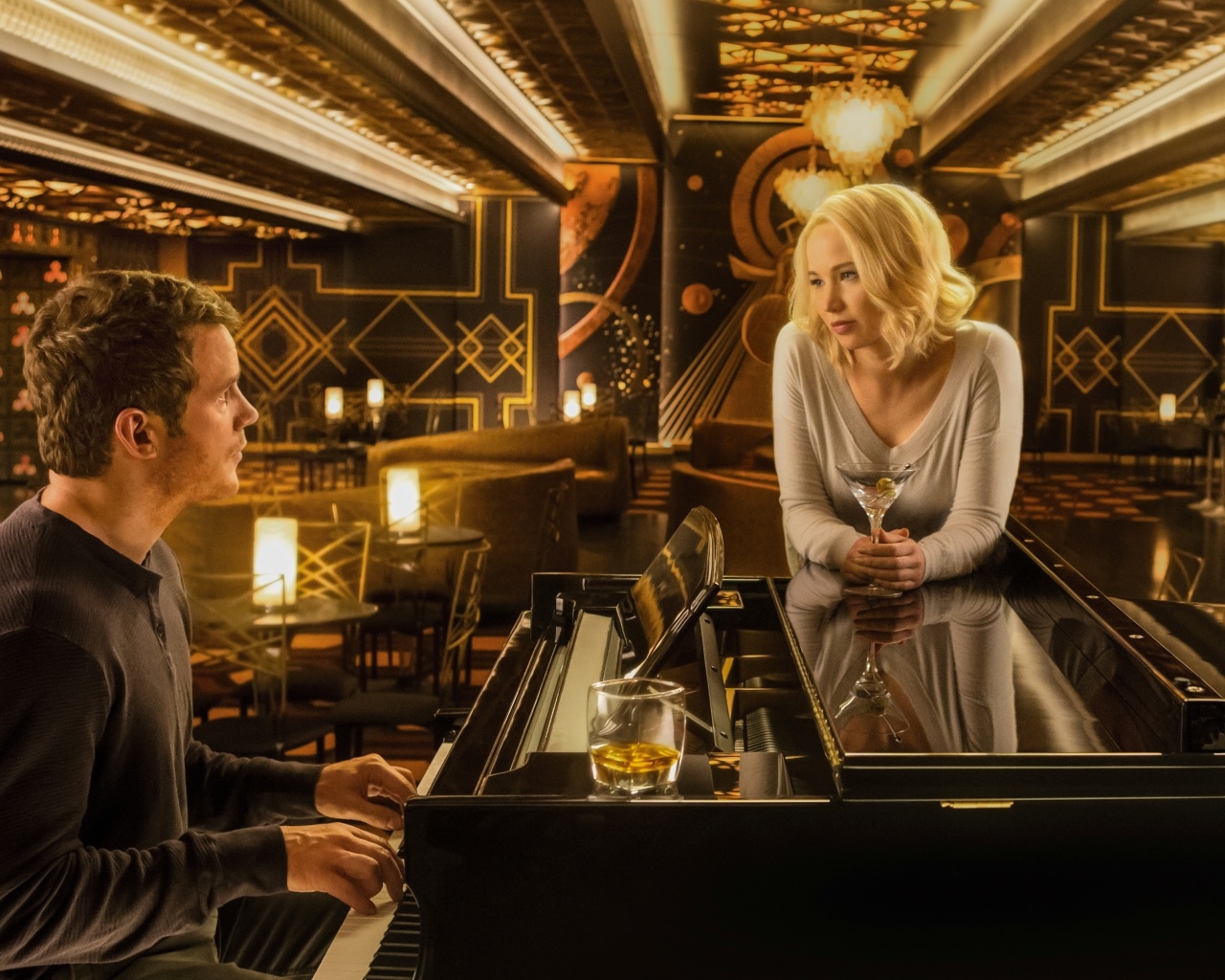 Fondo de pantalla Jennifer Lawrence and Chris Pratt in Passengers Film 1280x1024