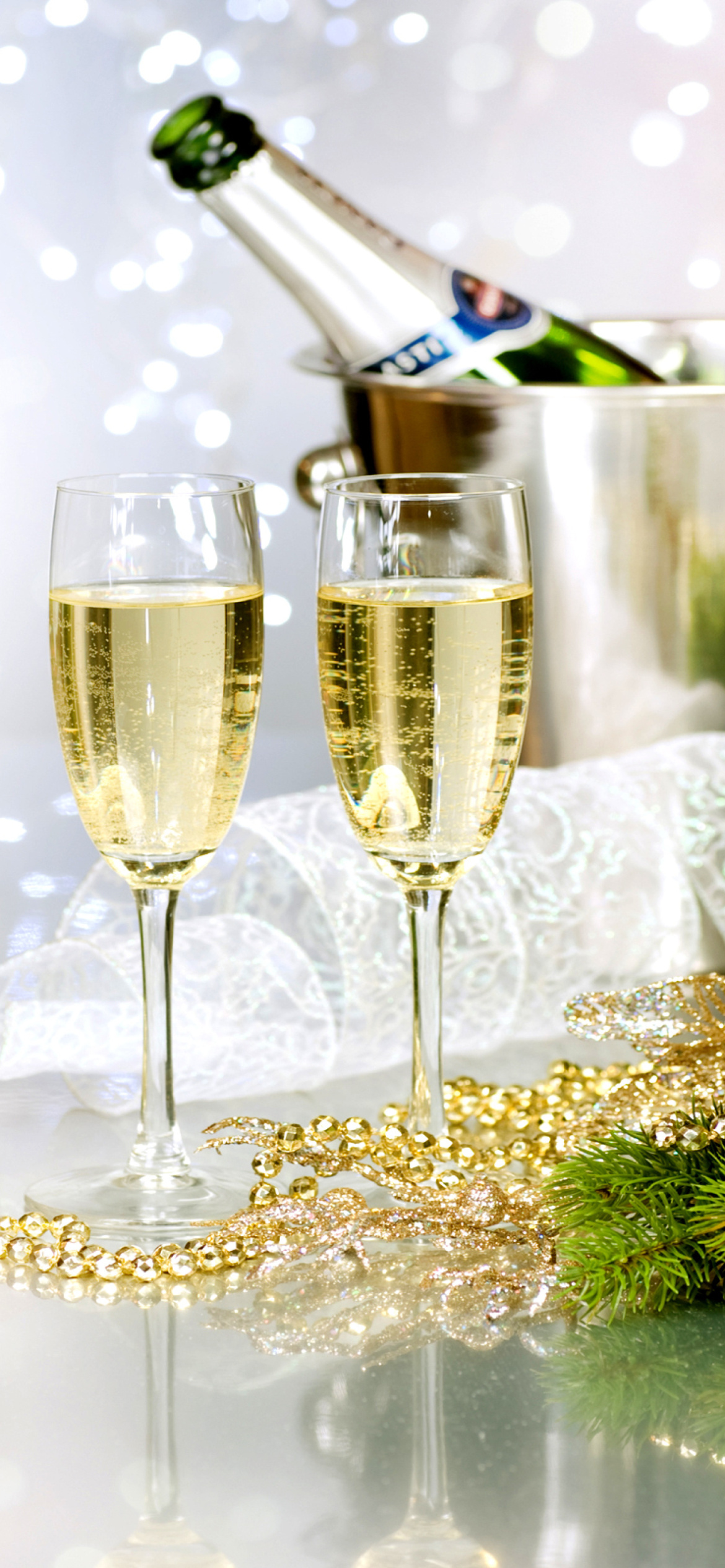 Champagne To Celebrate The New Year wallpaper 1170x2532