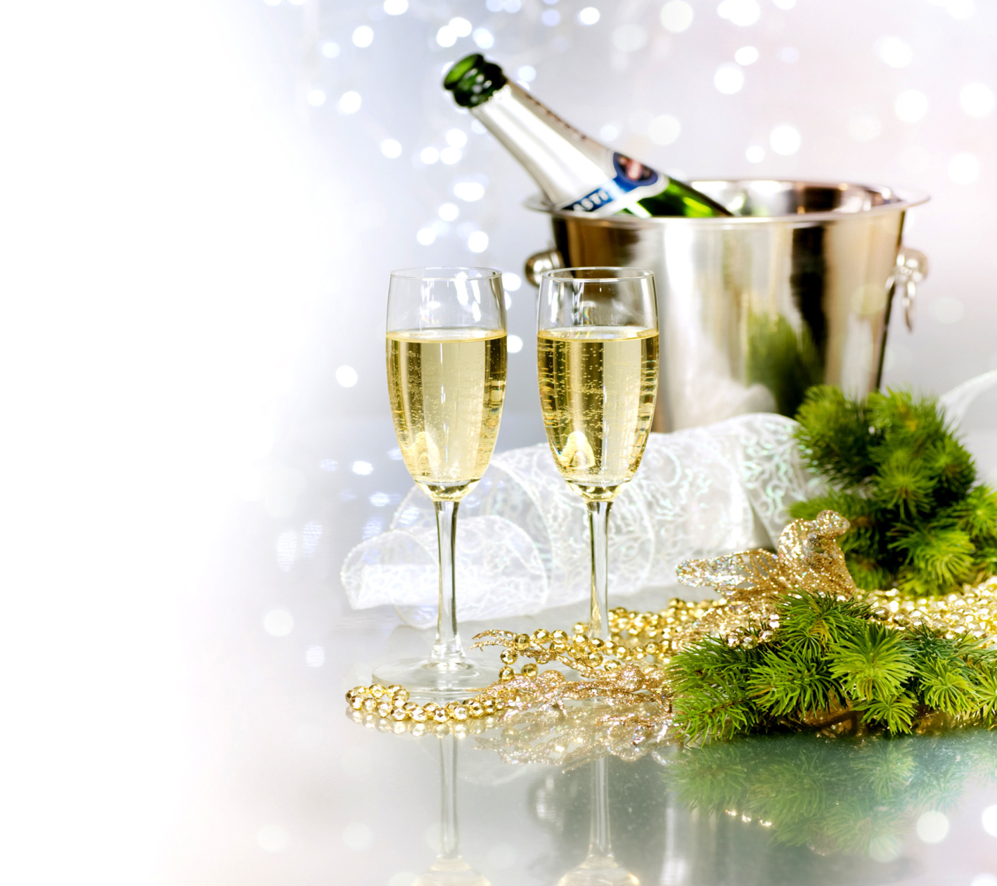 Das Champagne To Celebrate The New Year Wallpaper 1440x1280