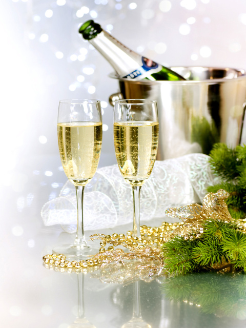 Das Champagne To Celebrate The New Year Wallpaper 480x640