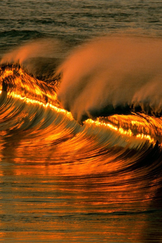 Das Lovely Waves Wallpaper 640x960