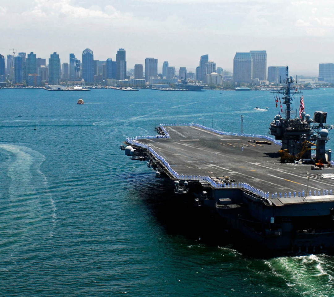 Sfondi Military boats - USS Kitty Hawk 1080x960