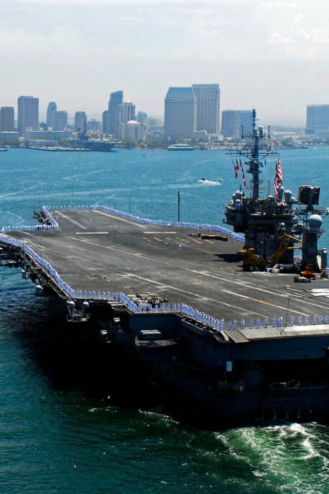 Fondo de pantalla Military boats - USS Kitty Hawk 640x960