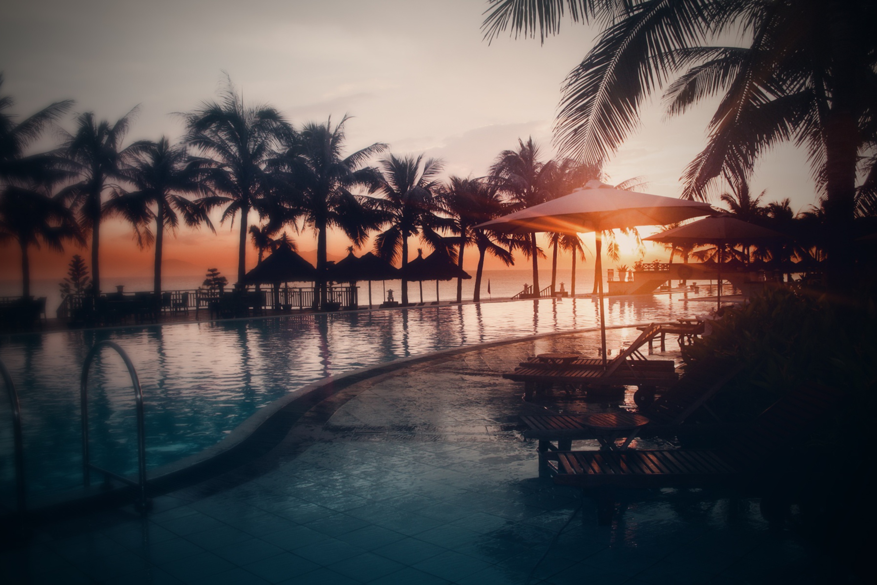 природа бассейн рассвет солнце пальмы отдых бесплатно