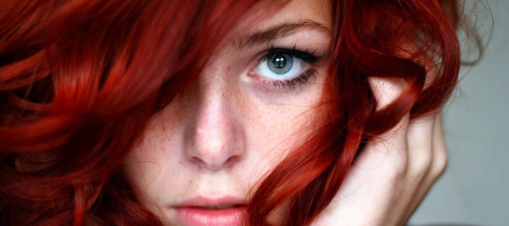 Beautiful Redhead Girl Close Up Portrait wallpaper 720x320