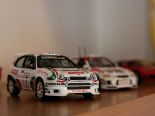 Das Rally Car Wallpaper 320x240