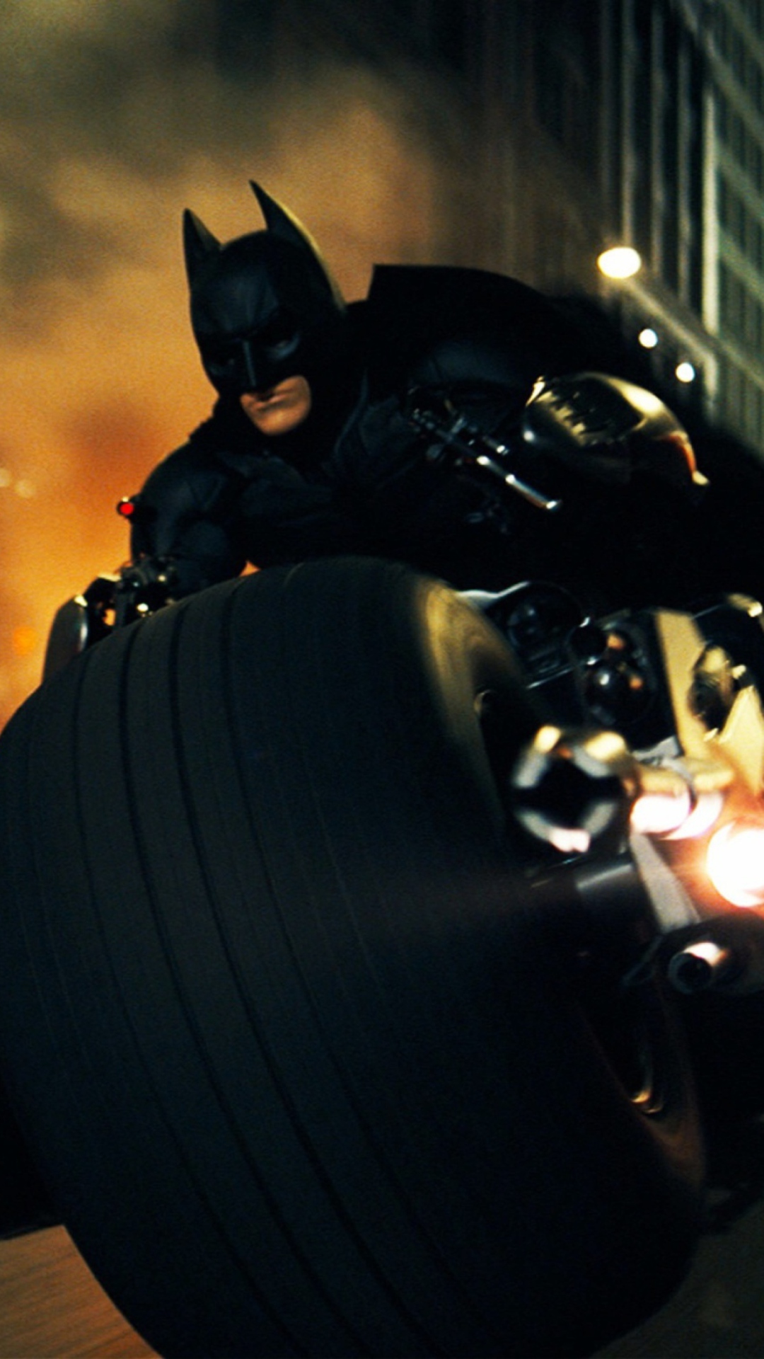 Обои Batman In Dark Knight Rises 1080x1920