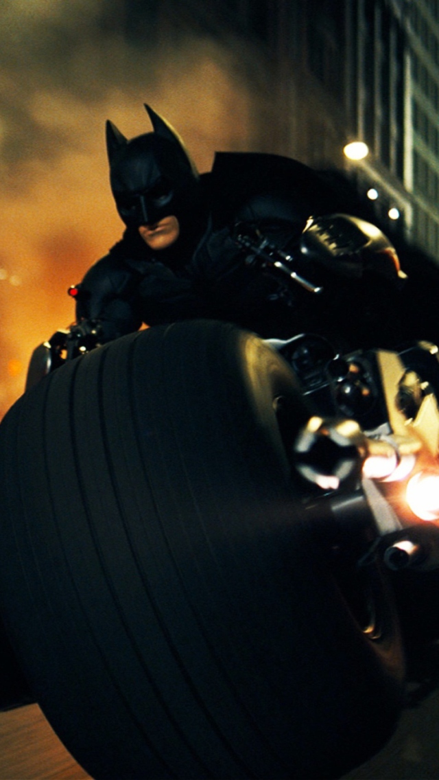 Fondo de pantalla Batman In Dark Knight Rises 640x1136