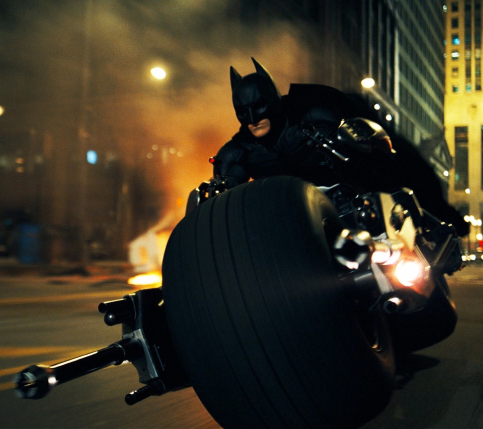 Обои Batman In Dark Knight Rises 960x854