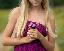 Girl With Flowers wallpaper 220x176