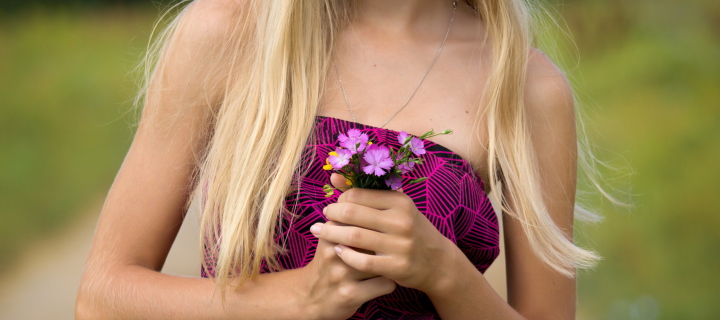 Girl With Flowers wallpaper 720x320