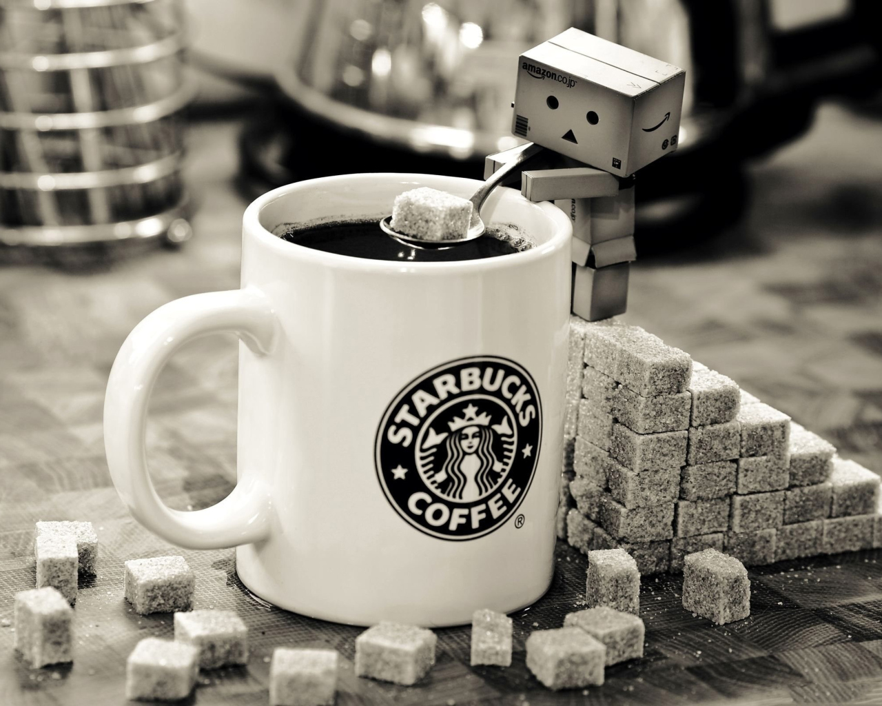 Danbo Loves Starbucks Coffee wallpaper 1280x1024