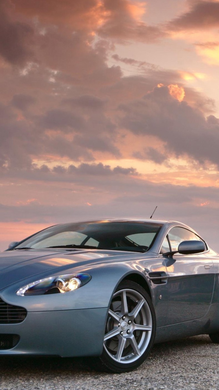 Fondo de pantalla Aston Martin Vantage 750x1334
