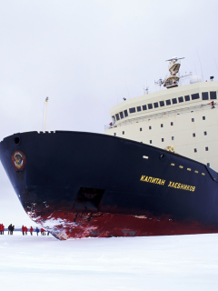 Fondo de pantalla The Russian Icebreaker Kapitan Khlebnikov 240x320