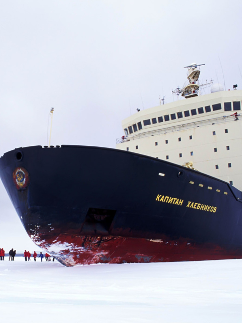 Fondo de pantalla The Russian Icebreaker Kapitan Khlebnikov 480x640