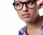 Girl in Glasses wallpaper 176x144