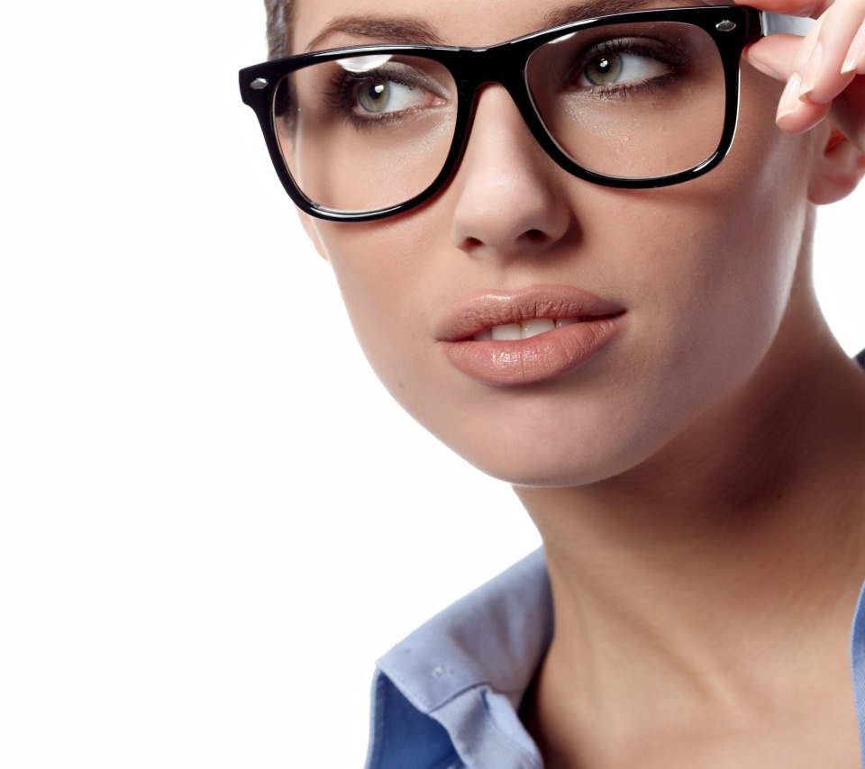 Girl in Glasses wallpaper 960x854