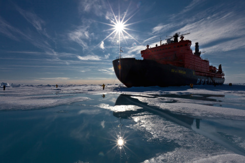 Icebreaker in Greenland wallpaper 480x320