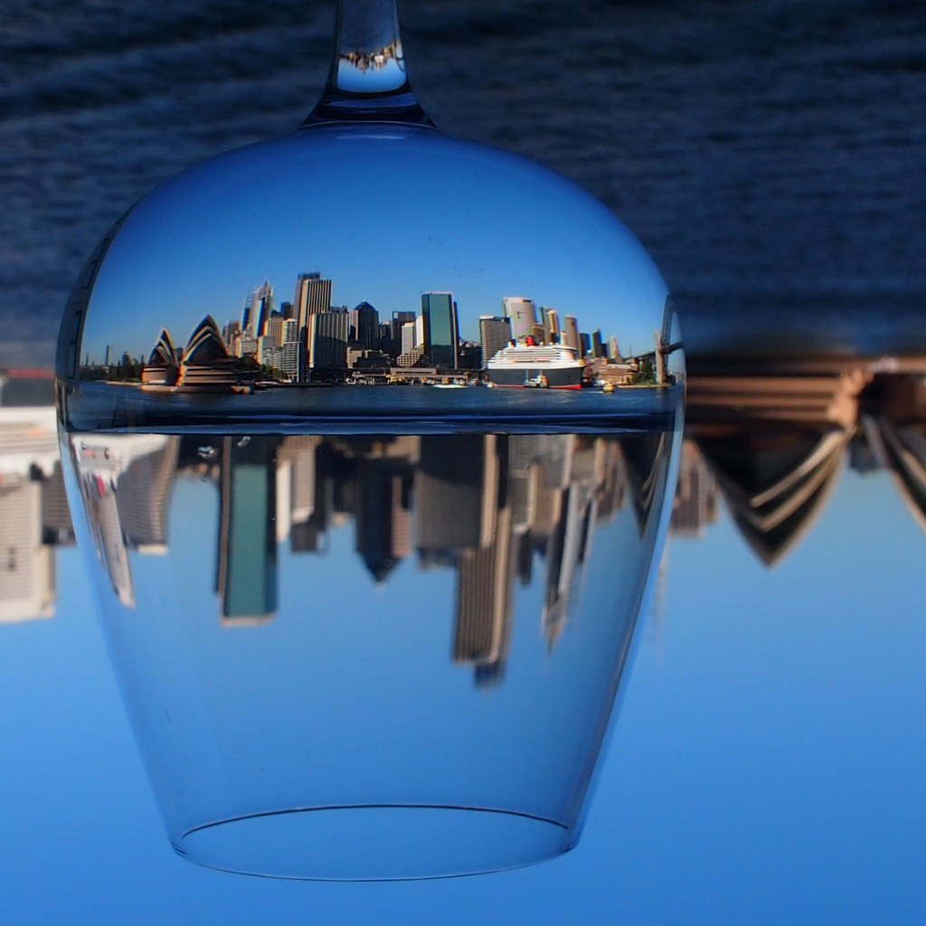 Das Sydney Australia In Wine Glass Wallpaper 1024x1024