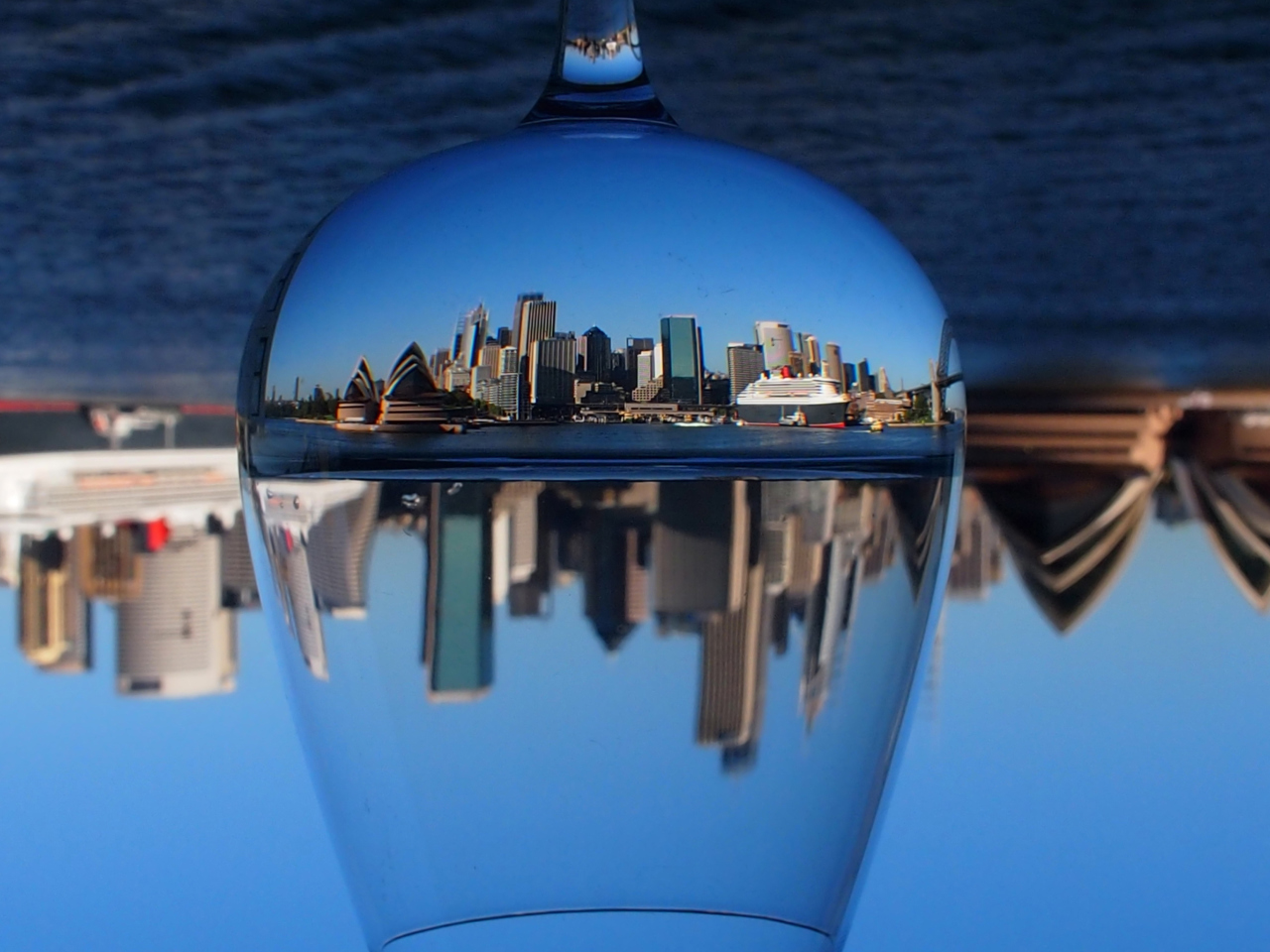 Fondo de pantalla Sydney Australia In Wine Glass 1280x960