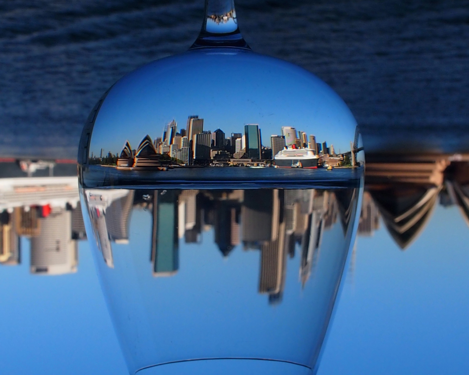 Sydney Australia In Wine Glass screenshot #1 1600x1280