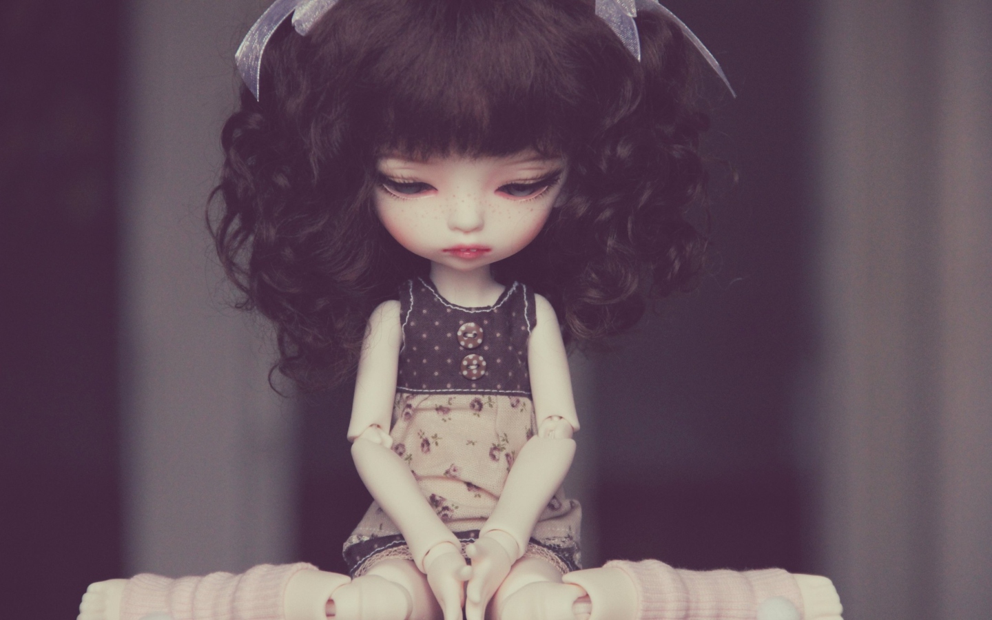 Обои Cute Vintage Doll 1440x900