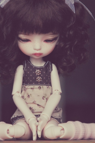 Обои Cute Vintage Doll 320x480