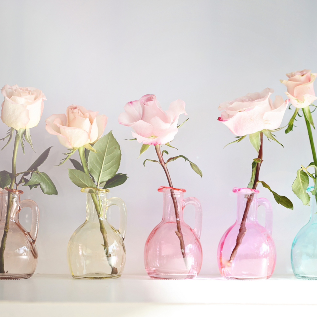 Roses In Vases wallpaper 1024x1024