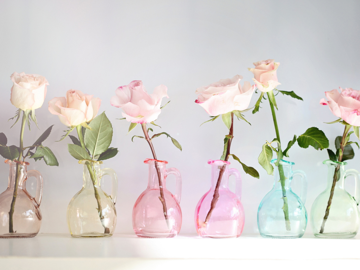 Roses In Vases wallpaper 1152x864