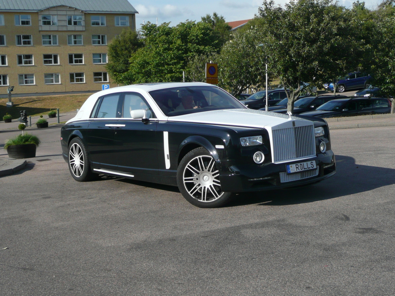 Sfondi Rolls-Royce 1280x960