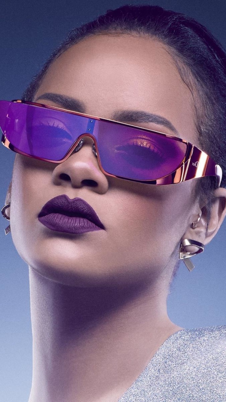 Rihanna in Dior Sunglasses screenshot #1 750x1334