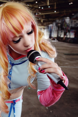 Das Girl With Microphone Wallpaper 320x480