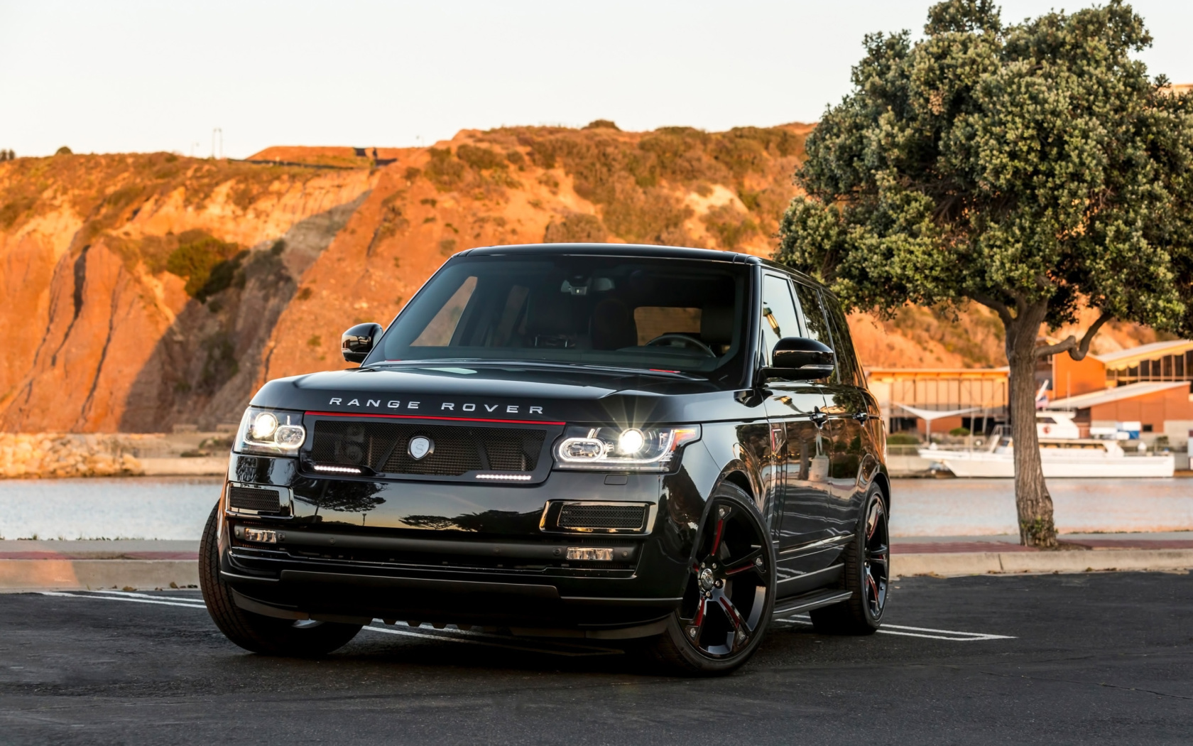 Sfondi Range Rover STRUT with Grille Package 1680x1050