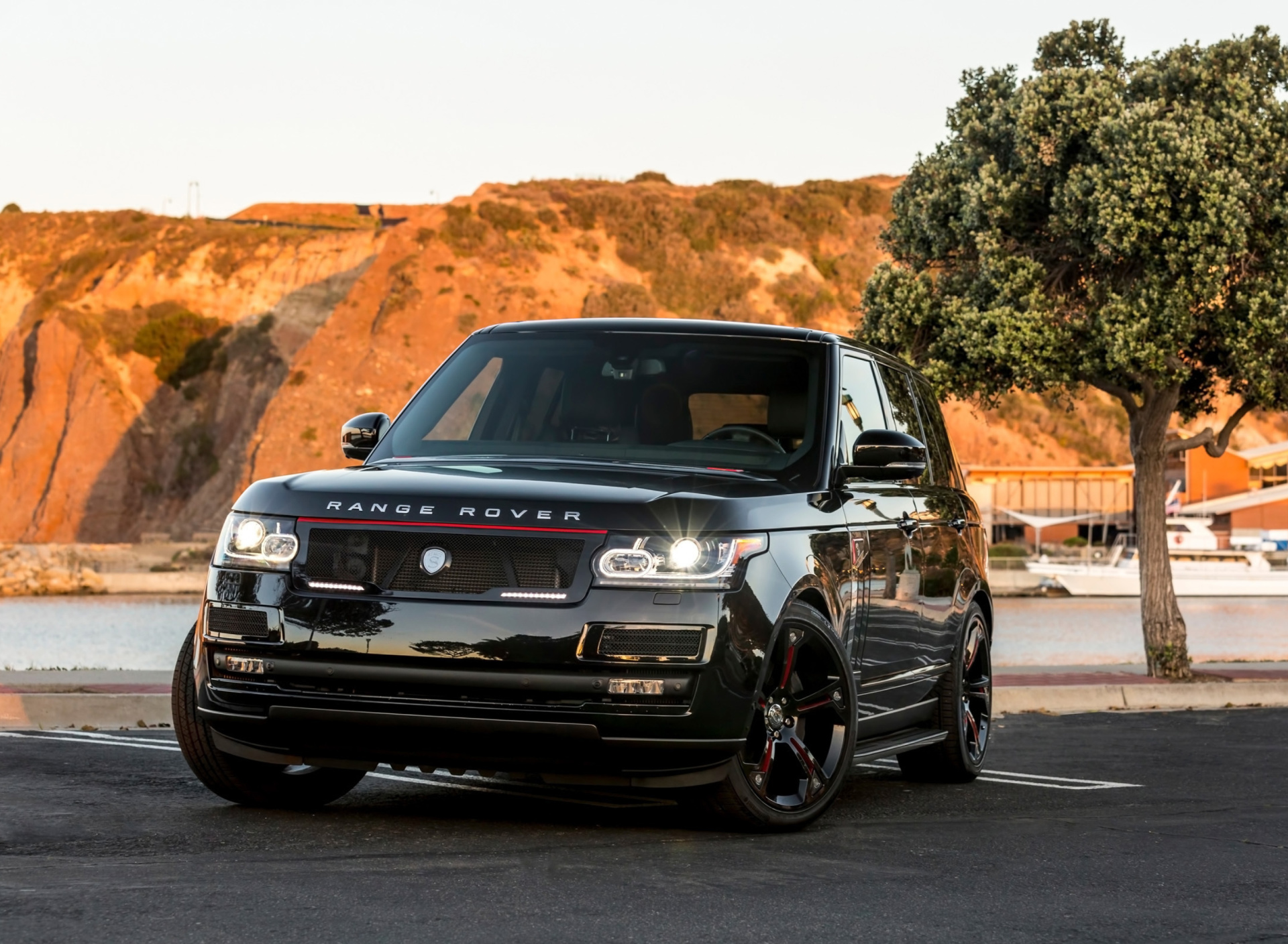 Обои Range Rover STRUT with Grille Package 1920x1408